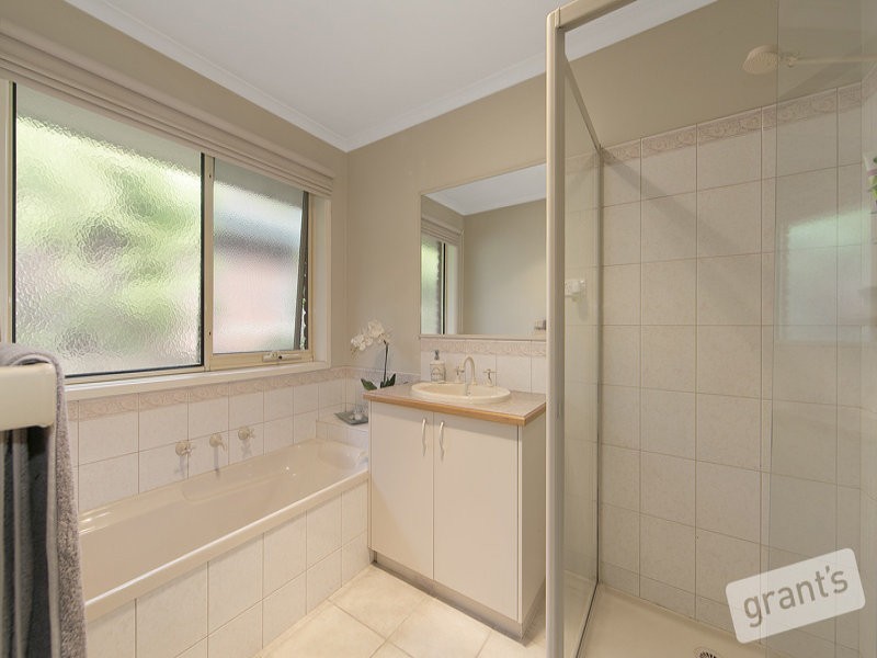 68 Lodge Crescent, Berwick VIC 3806