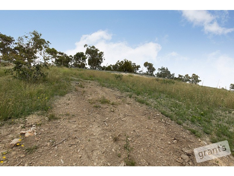 13 South Hidden Valley Circuit, Beaconsfield VIC 3807