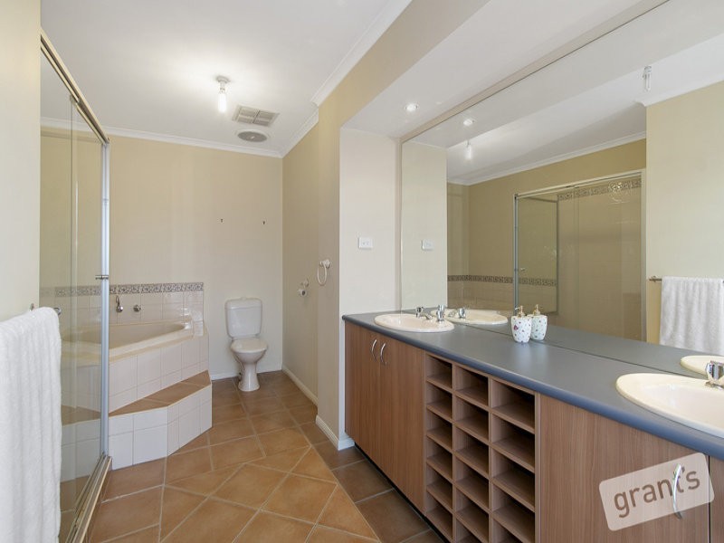 30 Lodge Crescent, Berwick VIC 3806