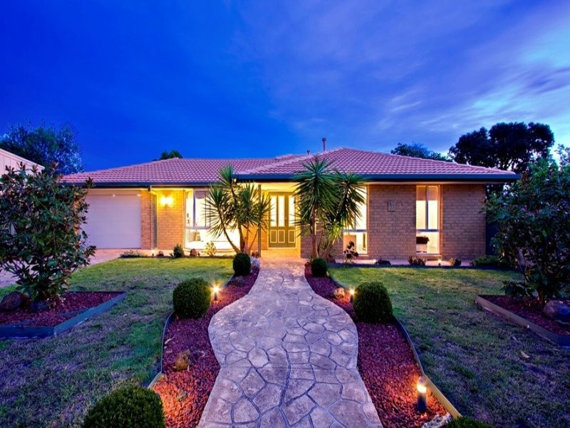 20 Harwood Court, Berwick VIC 3806