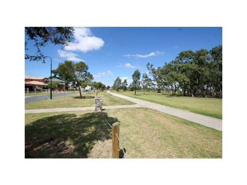 190 Paterson Drive, Lynbrook VIC 3975