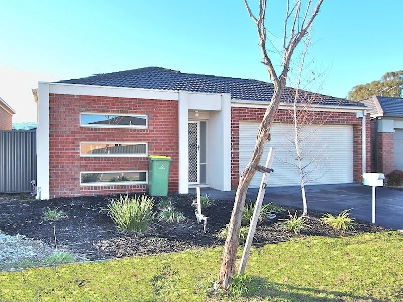 53 Pomegranate Way, Pakenham VIC 3810