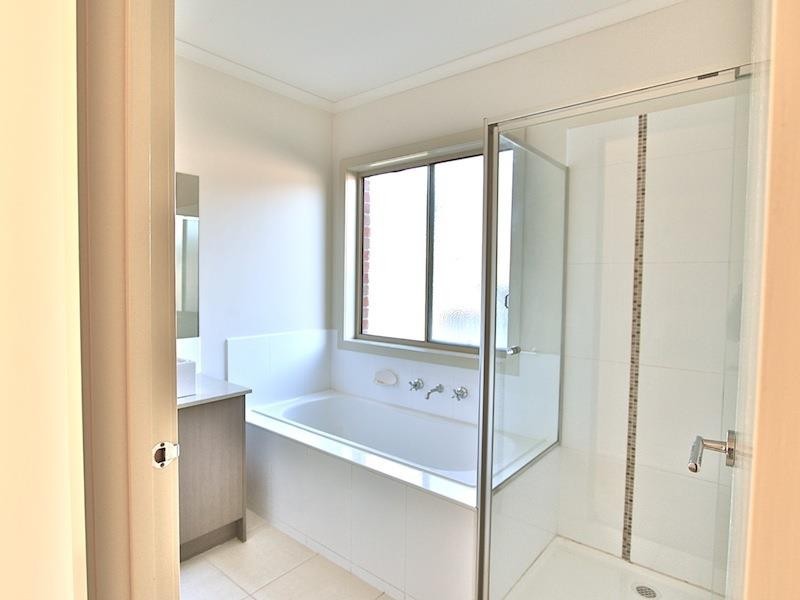 53 Pomegranate Way, Pakenham VIC 3810