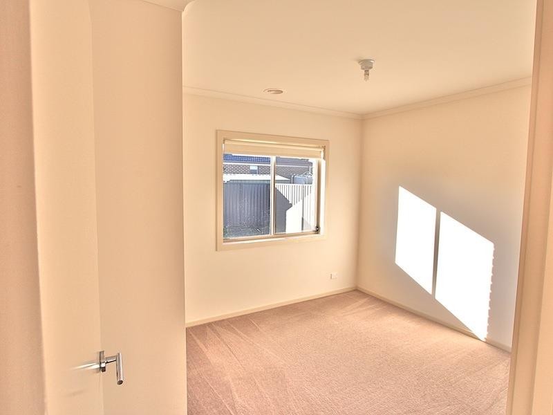 53 Pomegranate Way, Pakenham VIC 3810