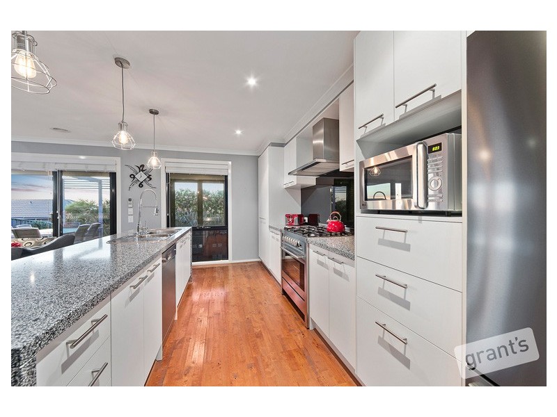 15 Eaglehawk Drive, Berwick VIC 3806