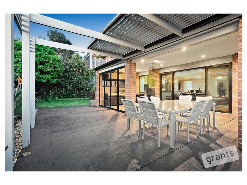 15 Eaglehawk Drive, Berwick VIC 3806