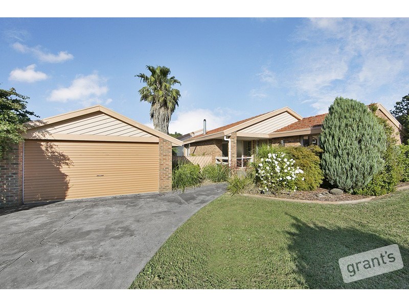 24 Royston Avenue, Berwick VIC 3806