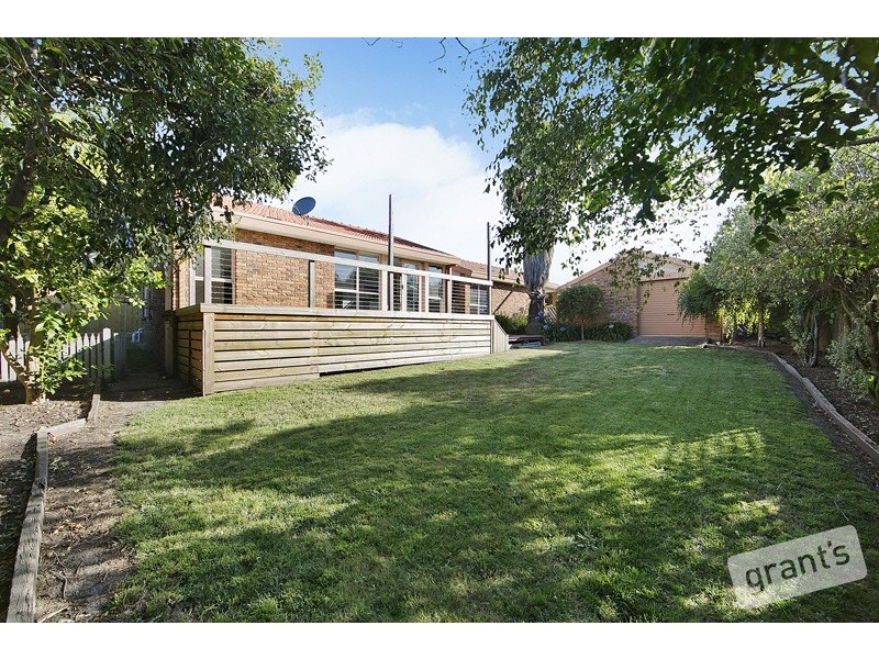 24 Royston Avenue, Berwick VIC 3806