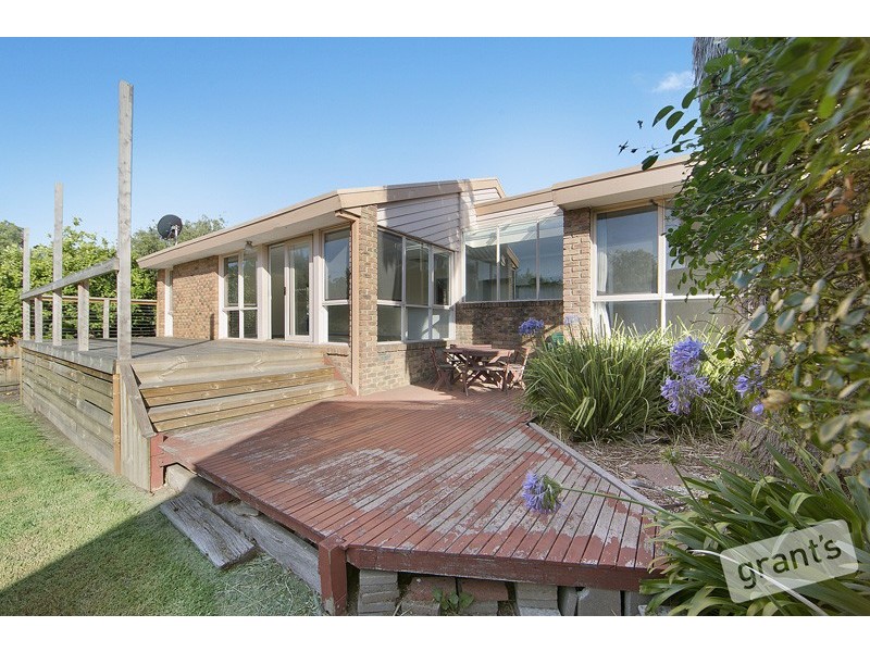 24 Royston Avenue, Berwick VIC 3806