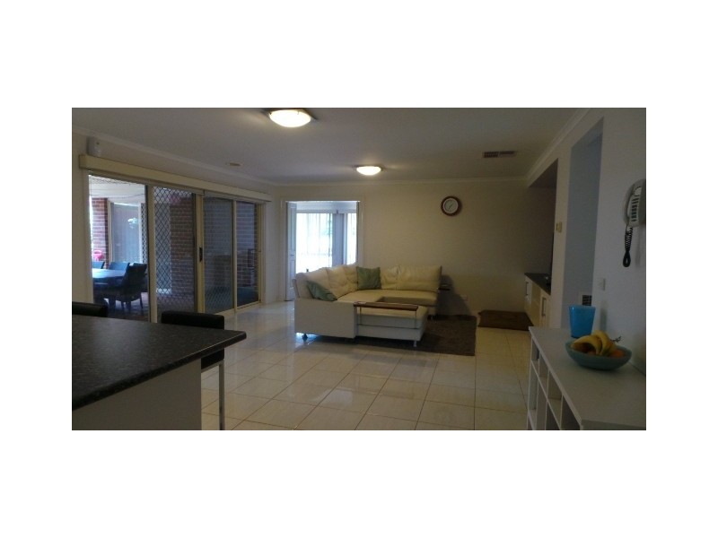 8 Cashmere Crescent, Berwick VIC 3806