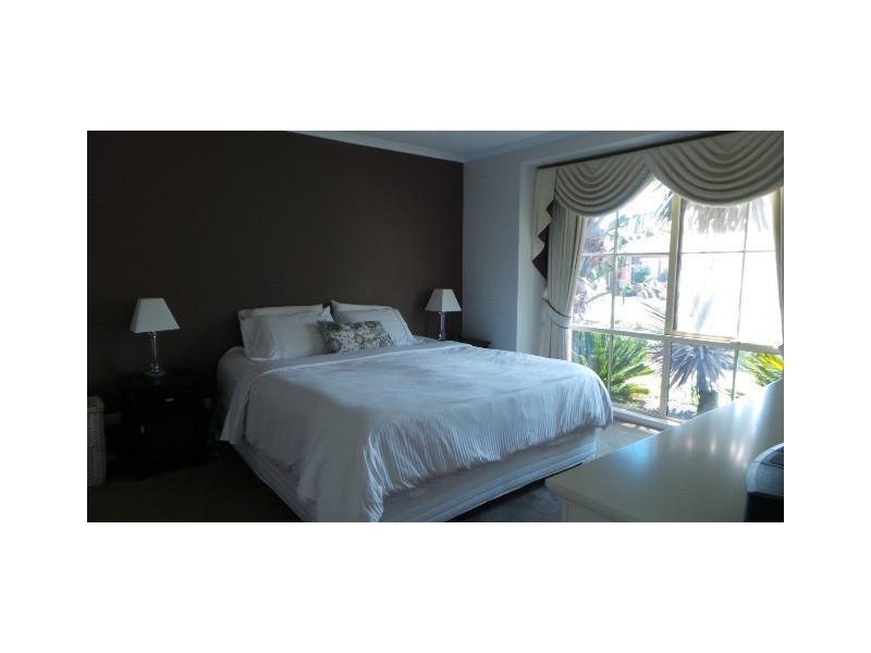 8 Cashmere Crescent, Berwick VIC 3806