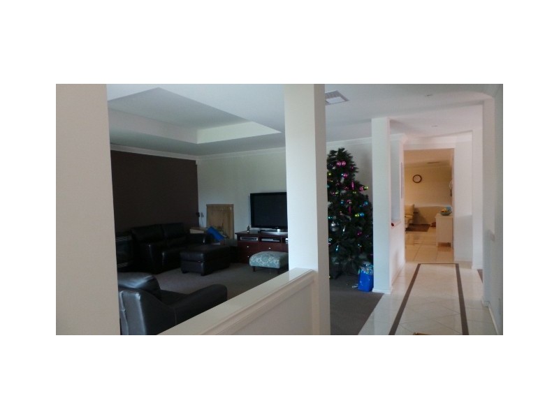 8 Cashmere Crescent, Berwick VIC 3806