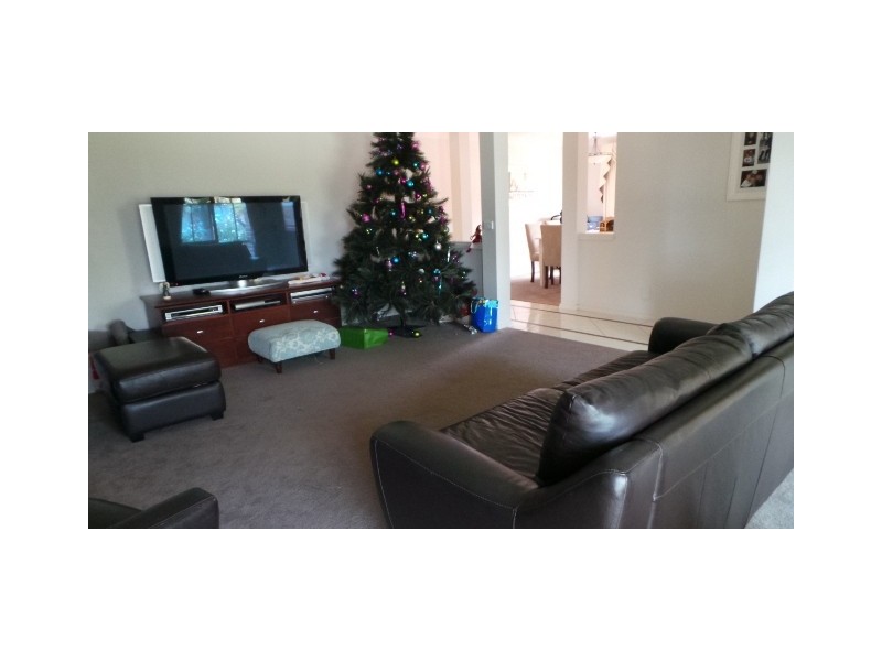 8 Cashmere Crescent, Berwick VIC 3806