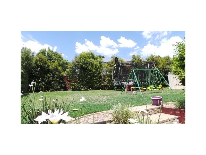 8 Cashmere Crescent, Berwick VIC 3806