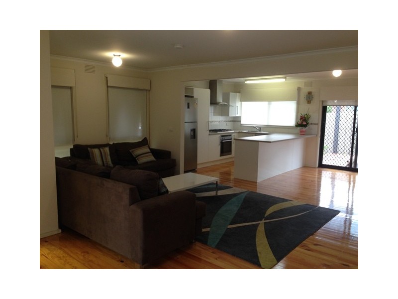 16 Fernwood Road, Narre Warren VIC 3805