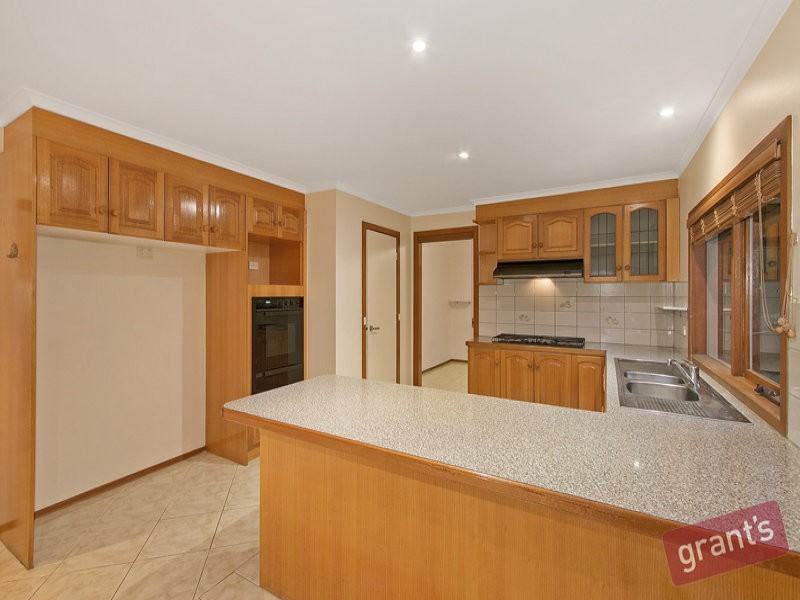 5 Nioka Court, Endeavour Hills VIC 3802