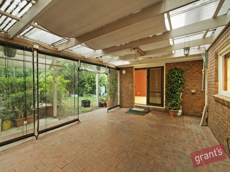 5 Nioka Court, Endeavour Hills VIC 3802