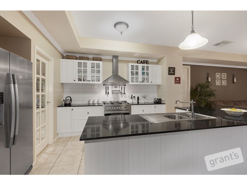 17 Premier Drive, Berwick VIC 3806