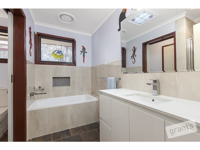 1 Grant Court, Beaconsfield Upper VIC 3808