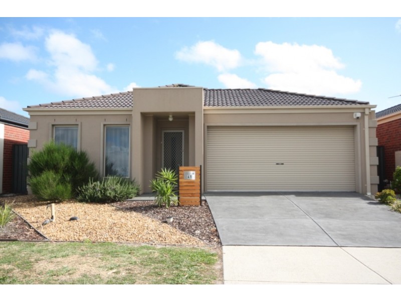 41 Pomegranate Way, Pakenham VIC 3810