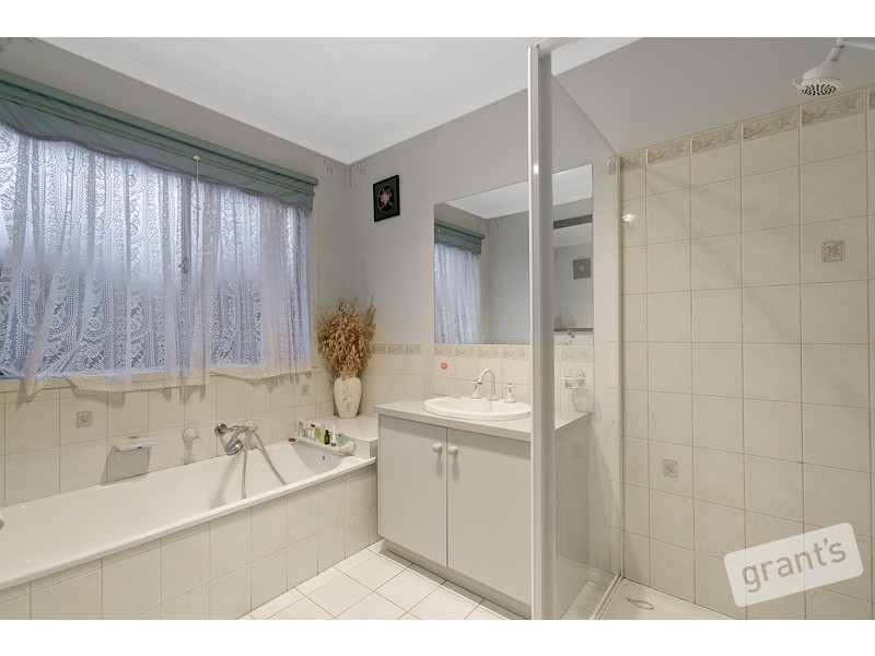 1 Jema Close, Narre Warren South VIC 3805