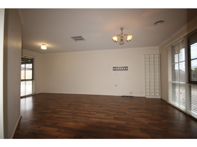 10 Pioneer Court, Berwick VIC 3806