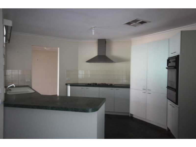 10 Pioneer Court, Berwick VIC 3806