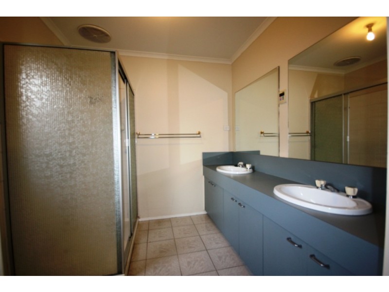 10 Pioneer Court, Berwick VIC 3806