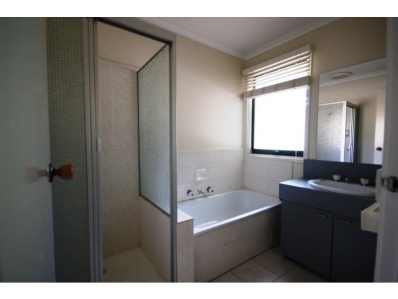 10 Pioneer Court, Berwick VIC 3806