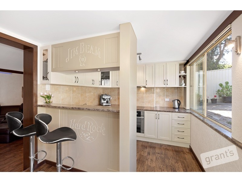 87 Sydney Parkinson Avenue, Endeavour Hills VIC 3802