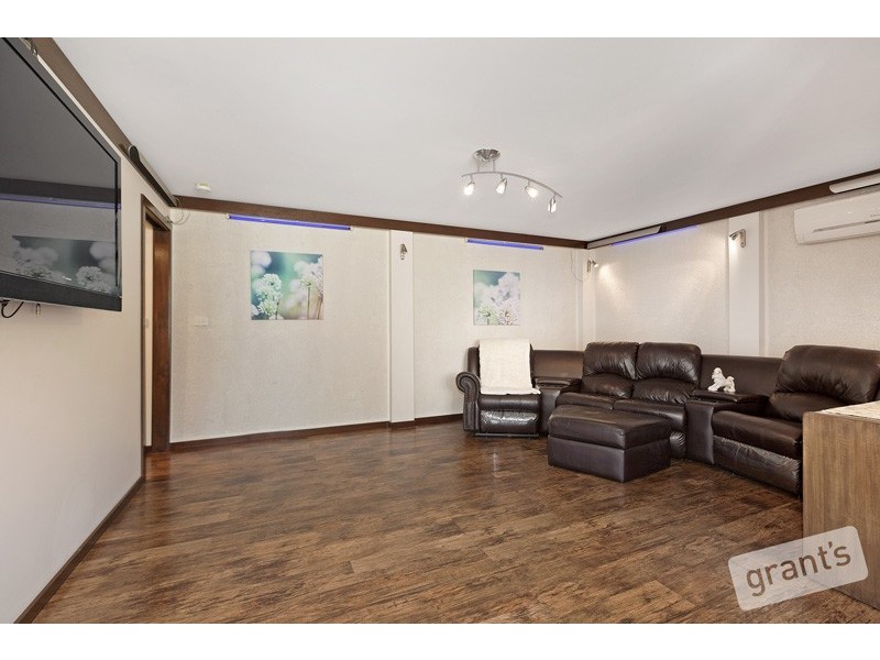 87 Sydney Parkinson Avenue, Endeavour Hills VIC 3802