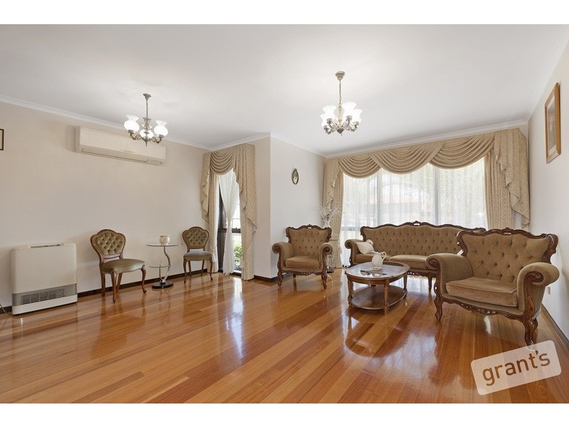 87 Sydney Parkinson Avenue, Endeavour Hills VIC 3802