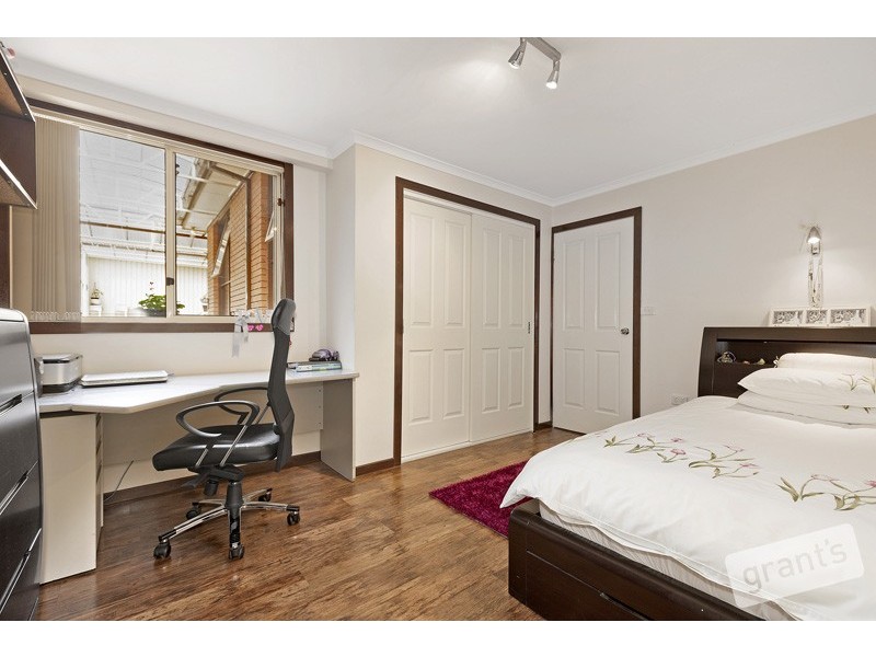 87 Sydney Parkinson Avenue, Endeavour Hills VIC 3802