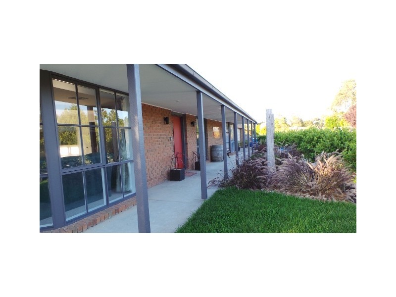 10 Nandina Road, Narre Warren VIC 3805