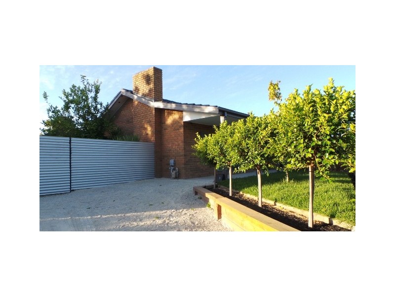 10 Nandina Road, Narre Warren VIC 3805