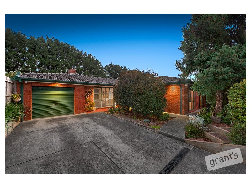 72 Collins Crescent, Berwick VIC 3806