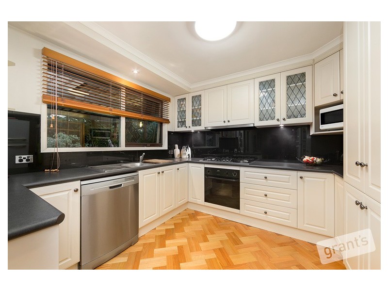 72 Collins Crescent, Berwick VIC 3806