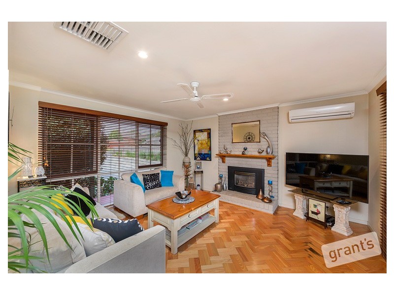 72 Collins Crescent, Berwick VIC 3806