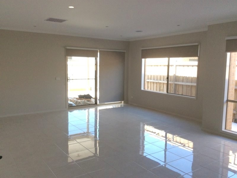 54 Fieldstone Crescent, Cranbourne North VIC 3977
