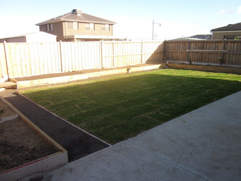 54 Fieldstone Crescent, Cranbourne North VIC 3977