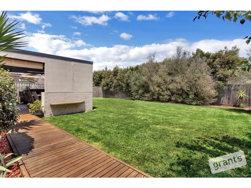 7 Glenmaggie Close, Berwick VIC 3806