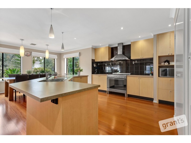 7 Glenmaggie Close, Berwick VIC 3806