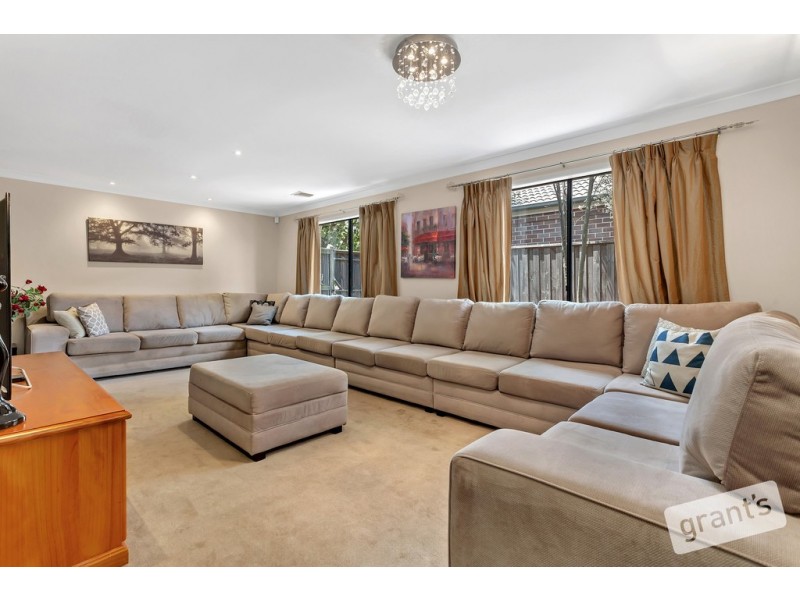 7 Glenmaggie Close, Berwick VIC 3806