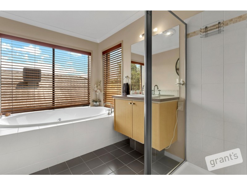 7 Glenmaggie Close, Berwick VIC 3806