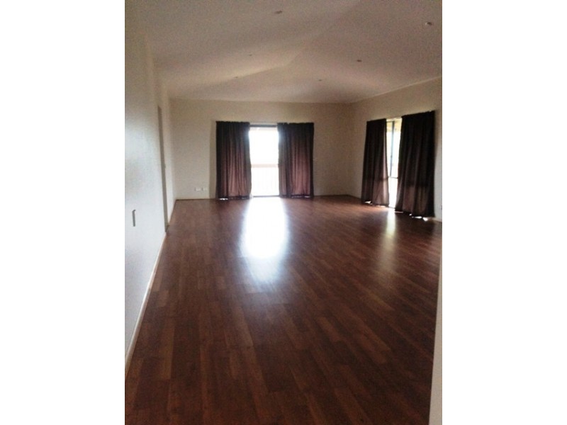 187 Ahern Road, Pakenham VIC 3810