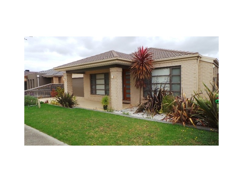 25 Bernly Boulevard, Berwick VIC 3806