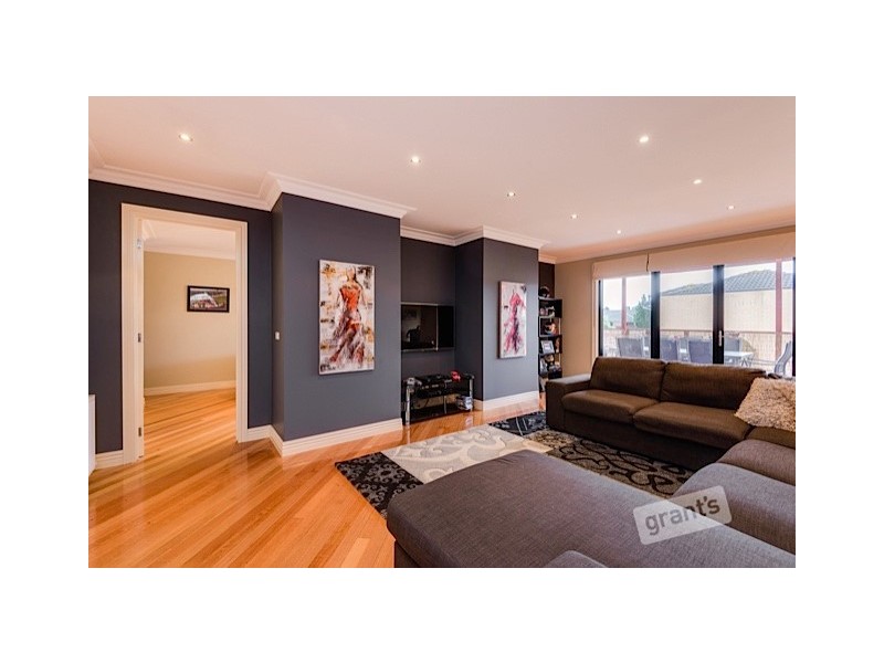 18 Peppertree Avenue, Narre Warren South VIC 3805