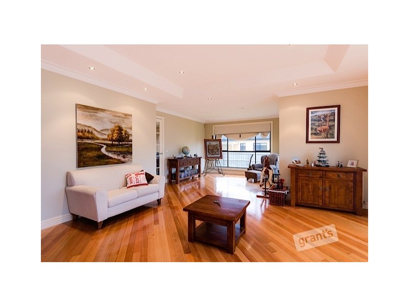 18 Peppertree Avenue, Narre Warren South VIC 3805