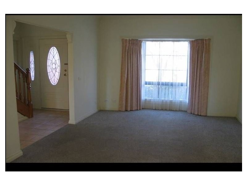 6/40 Warrawong Drive, Berwick VIC 3806