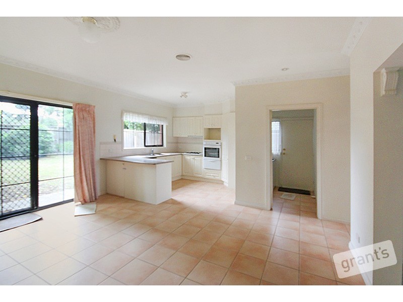 6/40 Warrawong Drive, Berwick VIC 3806